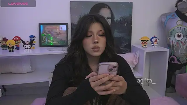 Snapshot of Ag4ta_ chatting on November 21, 2:54 am Ag4ta online show from November 21, 2:54 am