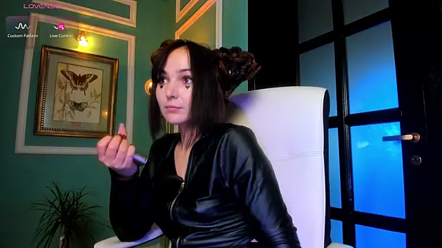 Snapshot of 1Munique chatting on October 30, 1:56 pm 1Munique online show from October 30, 1:56 pm