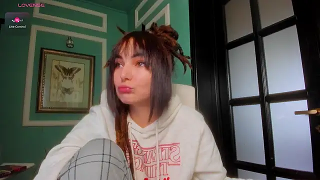 Snapshot of 1Munique chatting on January 6, 11:58 am 1Munique online show from January 6, 11:58 am