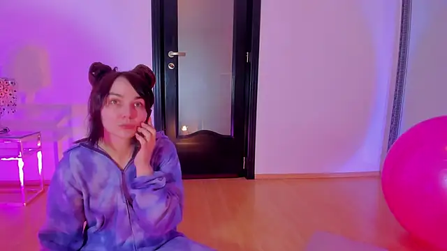 Snapshot of 1Munique chatting on February 10, 7:45 am 1Munique online show from February 10, 7:45 am