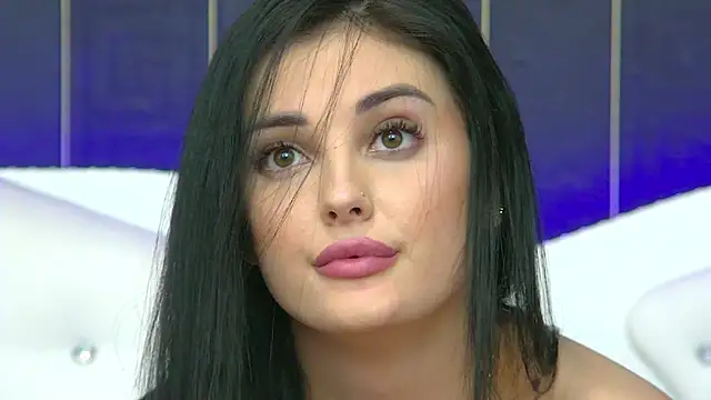 Snapshot of SophiaVilner chatting on March 3, 9:48 pm SophiaVilner online show from March 3, 9:48 pm