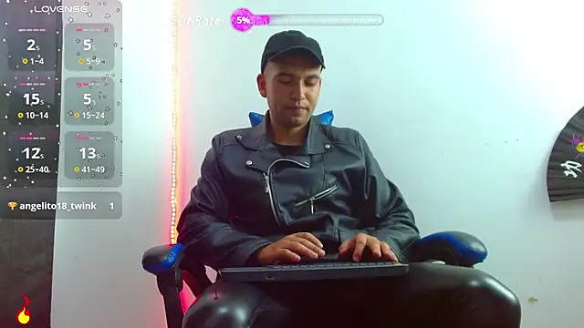 Snapshot of dorian_h_ chatting on July 21, 7:49 pm dorian h online show from July 21, 7:49 pm