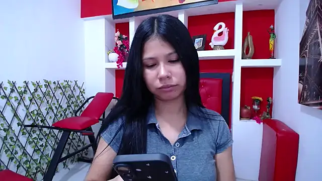 Letty Plugxo online show from December 2, 12:21 pm