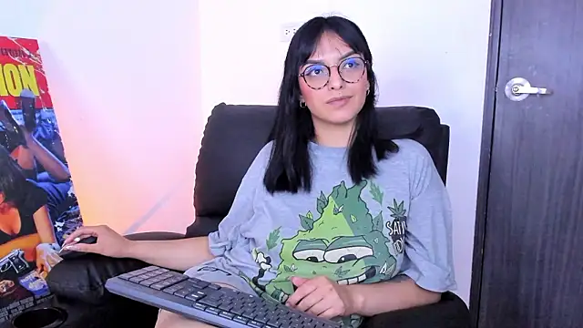 Snapshot of Collin_Sam chatting on February 24, 4:10 am Collin Sam online show from February 24, 4:10 am