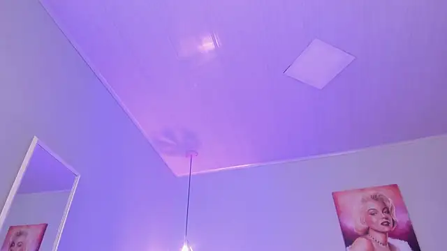 ScarletGV online show from December 4, 5:50 am