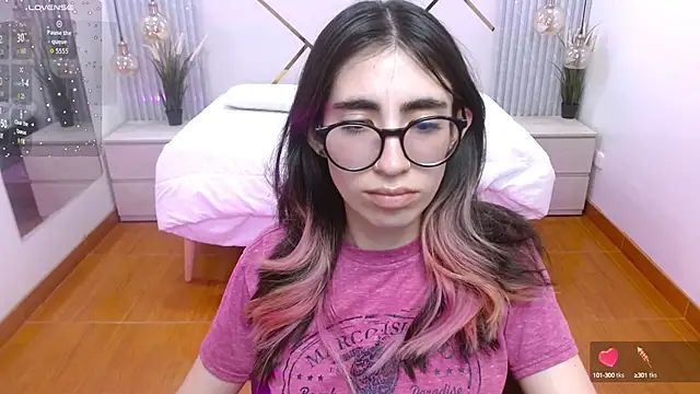 LenaRoses online show from October 8, 8:06 pm