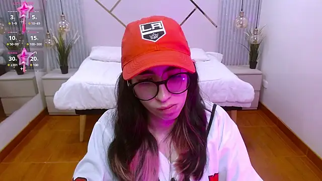 LenaRoses online show from November 15, 1:18 pm