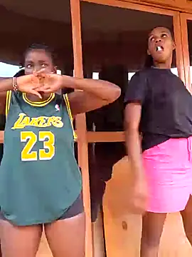 Snapshot of hotpussy-11 chatting on December 10, 11:54 am hotpussy-11 online show from December 10, 11:54 am