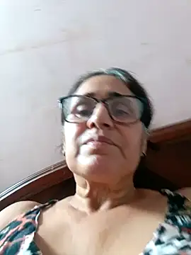  candi online show from February 8, 7:59 pm