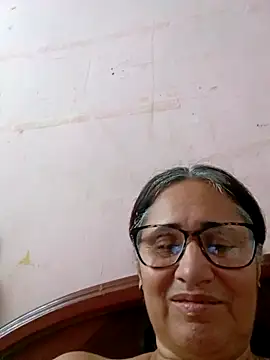  candi online show from February 10, 8:42 pm