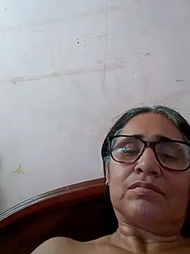  candi online show from February 15, 11:39 am