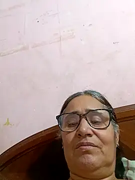 candi online show from February 20, 2:18 am