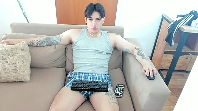 Snapshot of Markuss_b chatting on February 2, 2:24 pm Markuss b online show from February 2, 2:24 pm