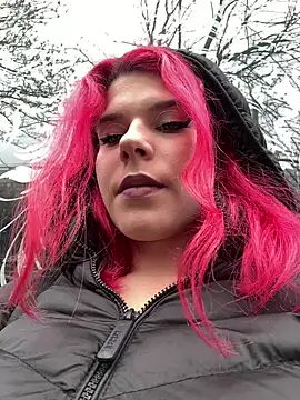 RiriRoseey online show from January 25, 9:15 am