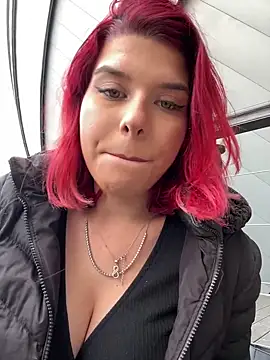 RiriRoseey online show from March 5, 9:38 am