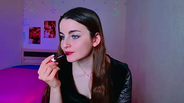 Snapshot of Miss_Arwen chatting on December 10, 6:11 am Miss Arwen online show from December 10, 6:11 am