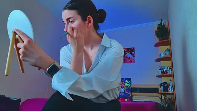 Snapshot of Miss_Arwen chatting on January 13, 3:23 am Miss Arwen online show from January 13, 3:23 am