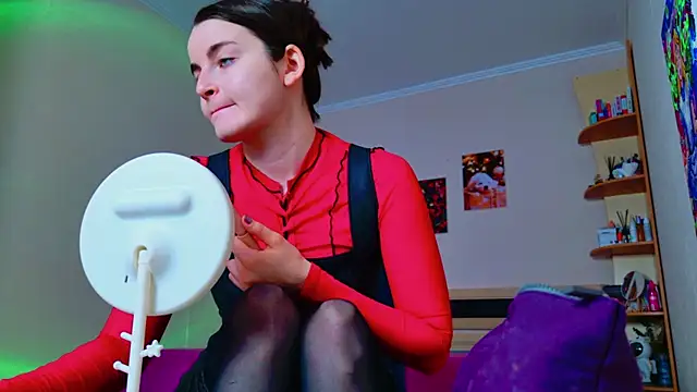 Snapshot of Miss_Arwen chatting on February 7, 3:55 am Miss Arwen online show from February 7, 3:55 am