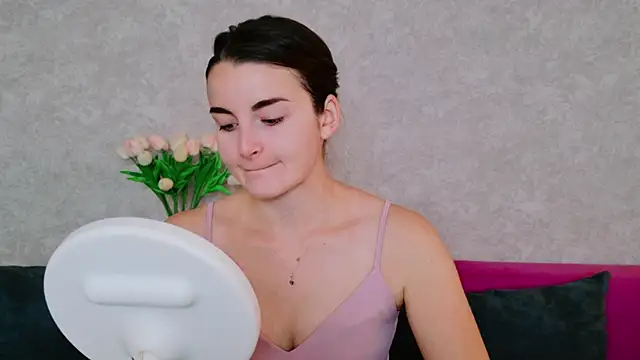 Snapshot of Miss_Arwen chatting on September 16, 3:51 am Miss Arwen online show from September 16, 3:51 am