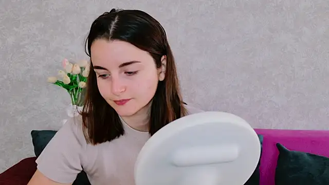 Snapshot of Miss_Arwen chatting on September 18, 5:09 am Miss Arwen online show from September 18, 5:09 am