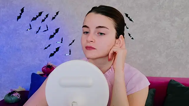 Snapshot of Miss_Arwen chatting on October 14, 3:51 am Miss Arwen online show from October 14, 3:51 am