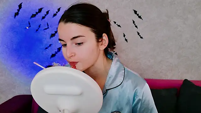 Snapshot of Miss_Arwen chatting on October 16, 3:40 am Miss Arwen online show from October 16, 3:40 am