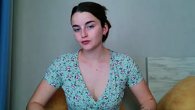 Miss Arwen online show from June 4, 9:59 am