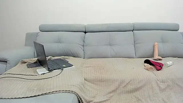 Kristina Sinclair online show from February 21, 6:59 pm