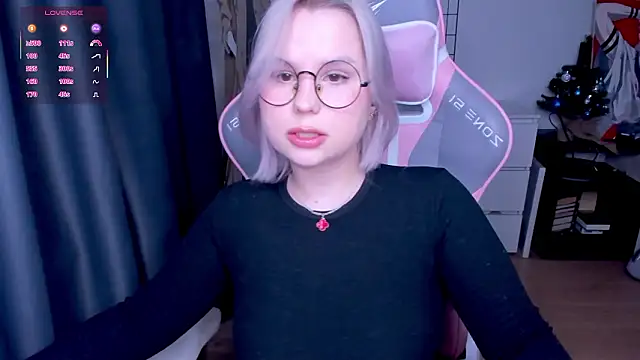 Snapshot of miray_kuriyama123 chatting on February 21, 6:09 pm miray kuriyama123 online show from February 21, 6:09 pm