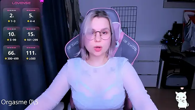 Snapshot of miray_kuriyama123 chatting on March 2, 6:04 pm miray kuriyama123 online show from March 2, 6:04 pm