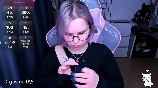 Snapshot of miray_kuriyama123 chatting on March 7, 6:05 pm miray kuriyama123 online show from March 7, 6:05 pm