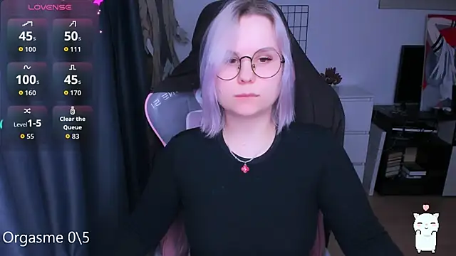 Snapshot of miray_kuriyama123 chatting on April 3, 6:17 pm miray kuriyama123 online show from April 3, 6:17 pm