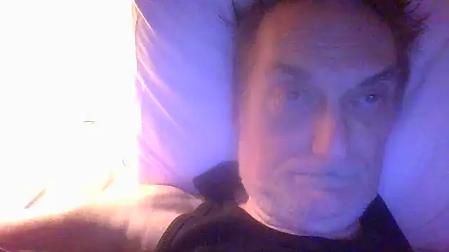 Snapshot of Alain-Bertrand chatting on January 14, 1:11 am Alain-Bertrand online show from January 14, 1:11 am