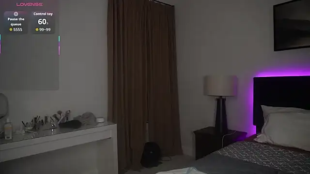 MaggieMayI89 online show from July 19, 2:15 am