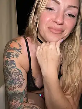 MaggieMayI89 online show from July 28, 1:45 am