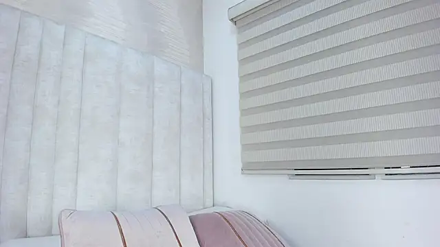 Snapshot of im_giselle_ chatting on October 23, 6:02 am im giselle online show from October 23, 6:02 am