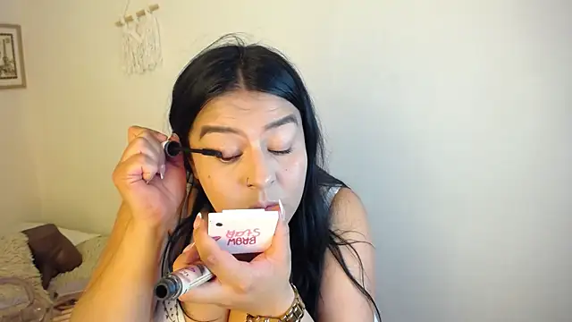 Snapshot of _poison_sweet chatting on July 6, 5:59 pm poison sweet online show from July 6, 5:59 pm