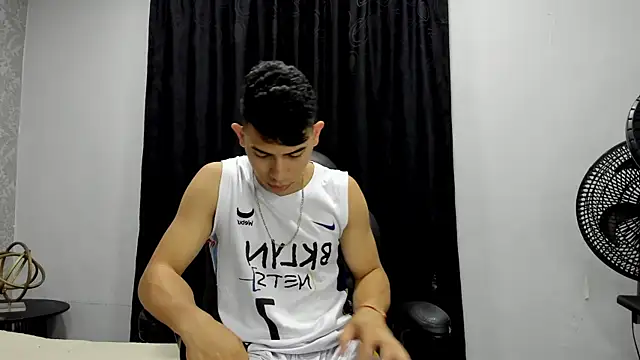 andrew rose  online show from December 21, 3:09 pm