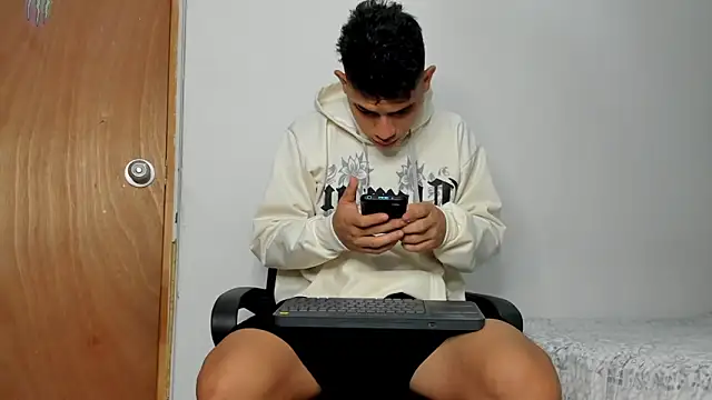 andrew rose  online show from November 24, 3:56 pm