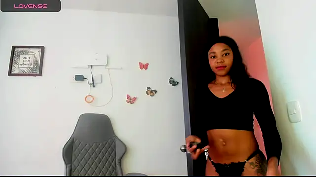 Snapshot of Nala_j8 chatting on March 12, 3:51 pm Nala j8 online show from March 12, 3:51 pm