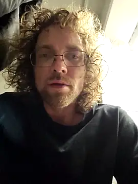 Snapshot of Bjuiced chatting on November 4, 9:14 pm Bjuiced online show from November 4, 9:14 pm