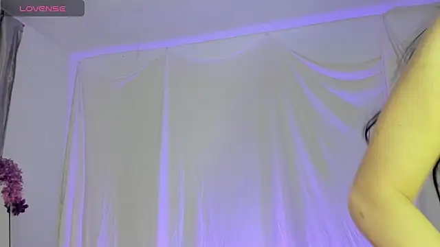 v1cky  online show from July 10, 12:48 am