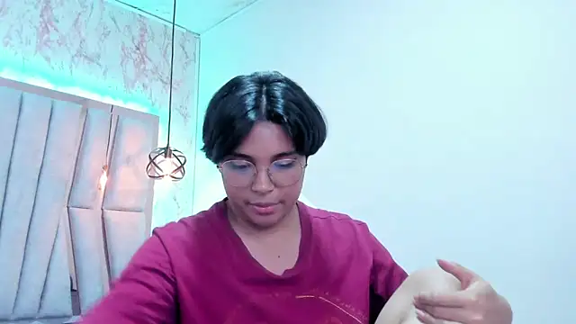 Snapshot of Emmapark_ chatting on March 5, 6:56 pm Emmapark online show from March 5, 6:56 pm