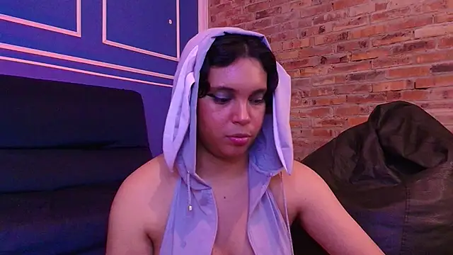 Emmapark  online show from December 5, 6:37 pm