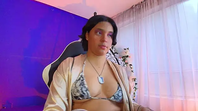 Snapshot of Emmapark_ chatting on February 18, 6:37 pm Emmapark online show from February 18, 6:37 pm