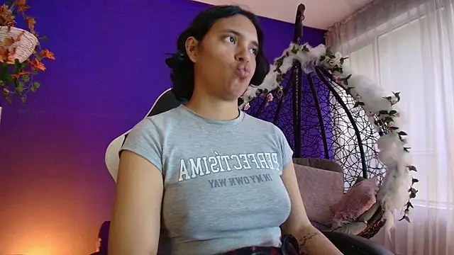 Snapshot of Emmapark_ chatting on March 27, 6:40 pm Emmapark online show from March 27, 6:40 pm