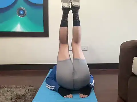 littlelatinhunter online show from October 20, 12:05 pm