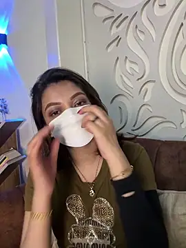 Jen jennyy1 online show from April 13, 9:09 pm