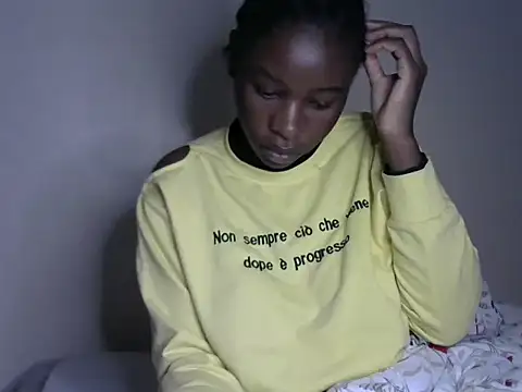 Snapshot of Novah_ chatting on April 16, 5:03 pm Novah online show from April 16, 5:03 pm