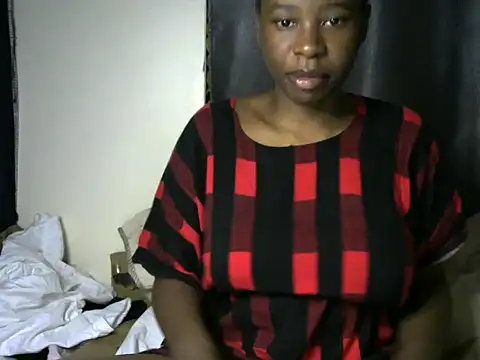 Snapshot of Novah_ chatting on June 5, 12:50 am Novah online show from June 5, 12:50 am